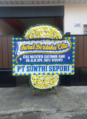 Papan Bunga Duka di Gunungbentang