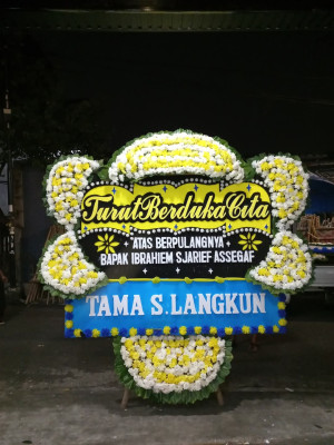 Papan Bunga Duka di Gunungbentang